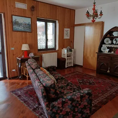 Casa Tra I Pini アパート *